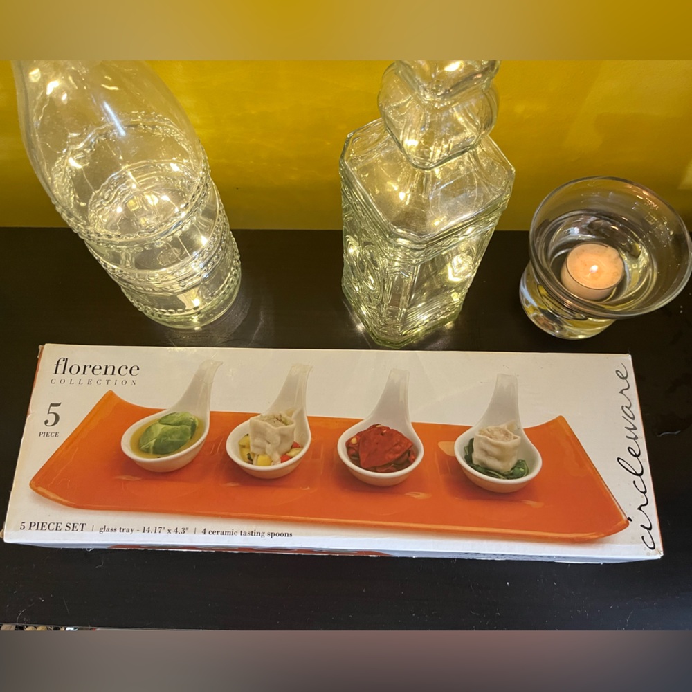 New in box Florence Collection Circleware 5 PC Tasting Spoon Set, NIB
